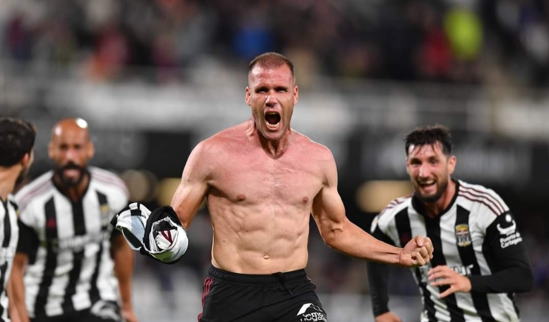 Jon Gaxia aka Jony G tweet media