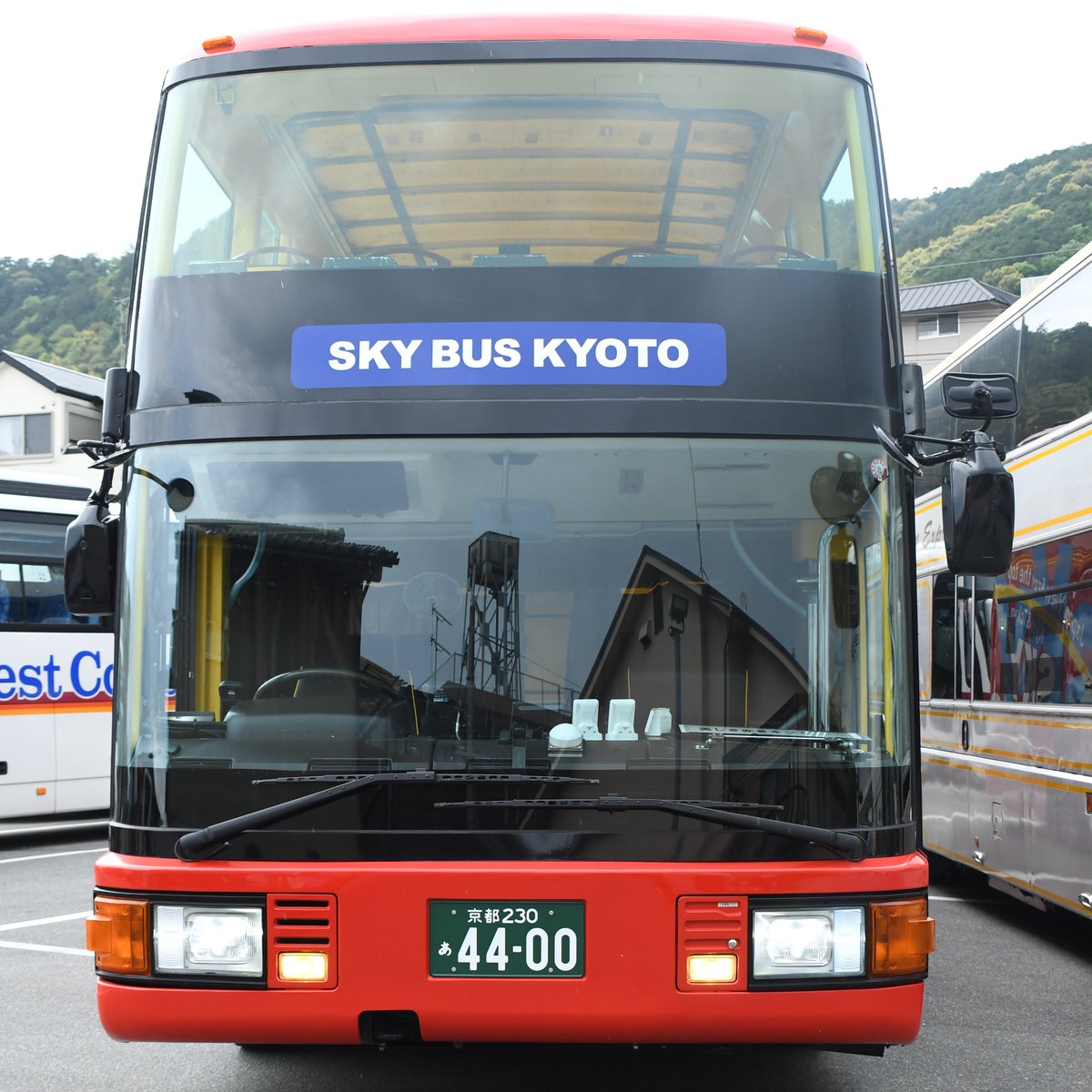 走る鉄バス tweet media