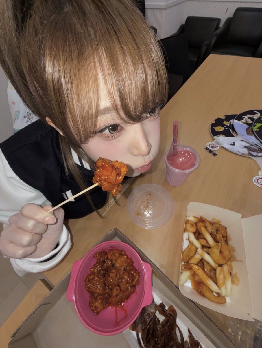 롱 tweet media