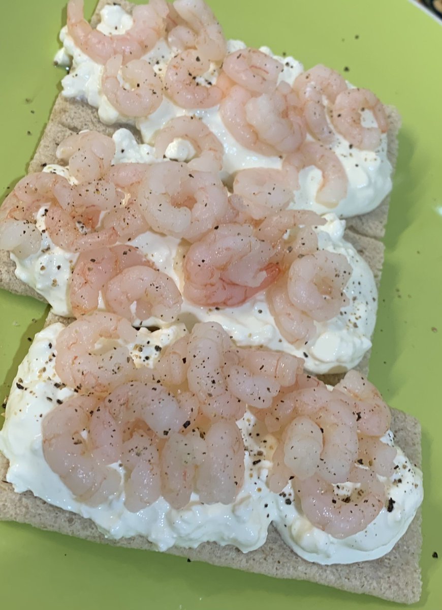 jazzymaz's tweet photo. It might be dull outside but inside, I’ve got sunshine in my plate😊 #Cottagecheese #Prawns https://t.co/5N3zq5ovA1