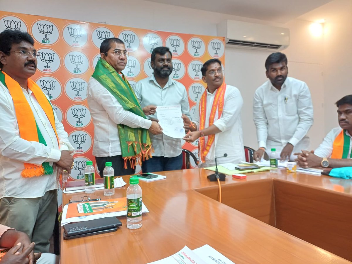 AneArvind's tweet photo. Recived Appointment Letter As @MorchaTelangana State  Media Convenor On The Hands Of @BJP4Telangana G.S @DrNGouthamRao Garu &amp; #SCMorcha State President @KanthiKiranAth1 Garu .
#JaiBhim https://t.co/ath3iEYR4d