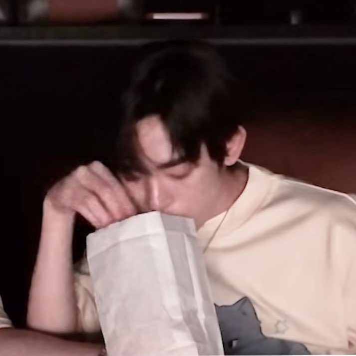 ถังใหญ่ก็ค่อยๆทำความรู้จักทีละชิ้น ถุงเล็กก็แทบมุดถุงลงไปหา55555555555555555555555