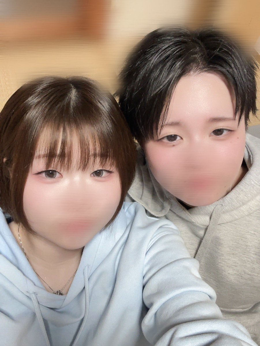モチ tweet media