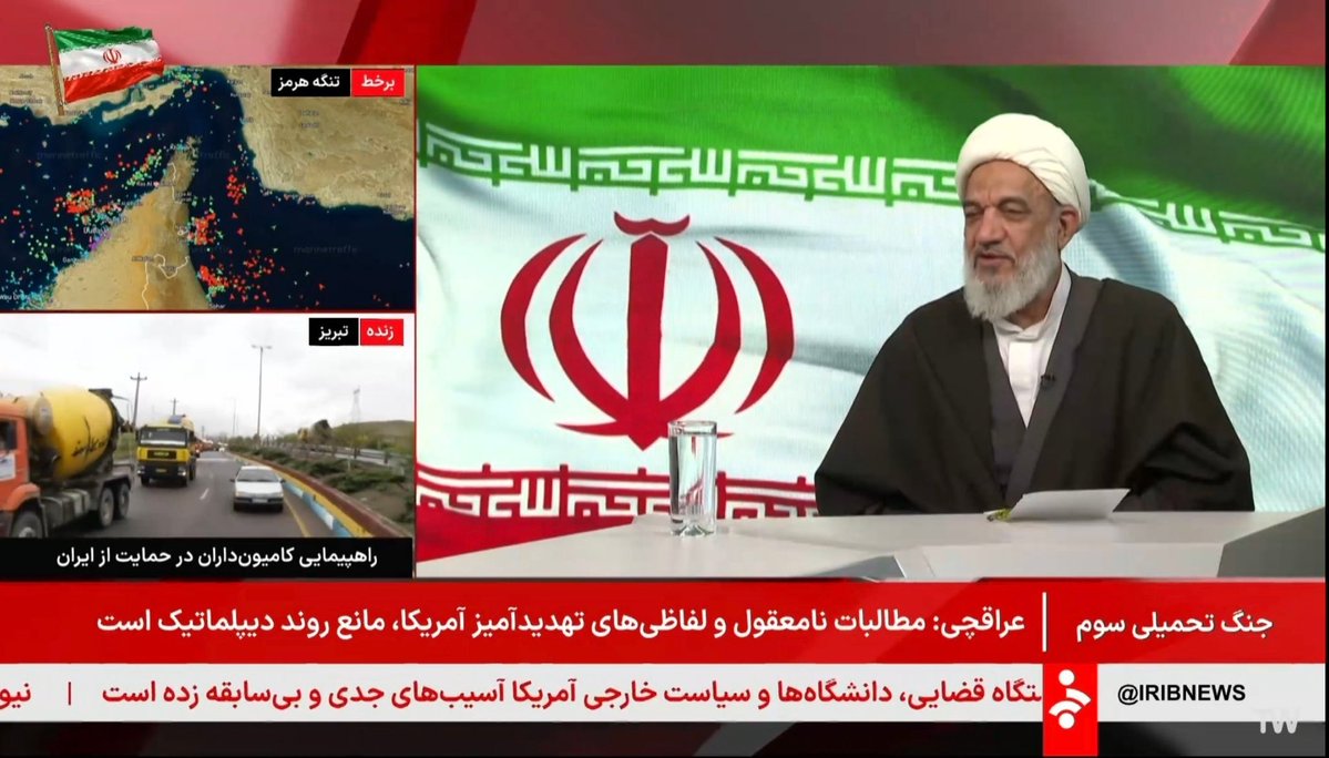 این که میگویند صداوسیما نماینده اقلیت است را با رفتار رسانه ای خود بوجود آورده اید. رییس تیم اقلیتی که از گروه مذاکره کننده ایران حمایت نکرده را بلافاصله به برنامه زنده دعوت میکنید