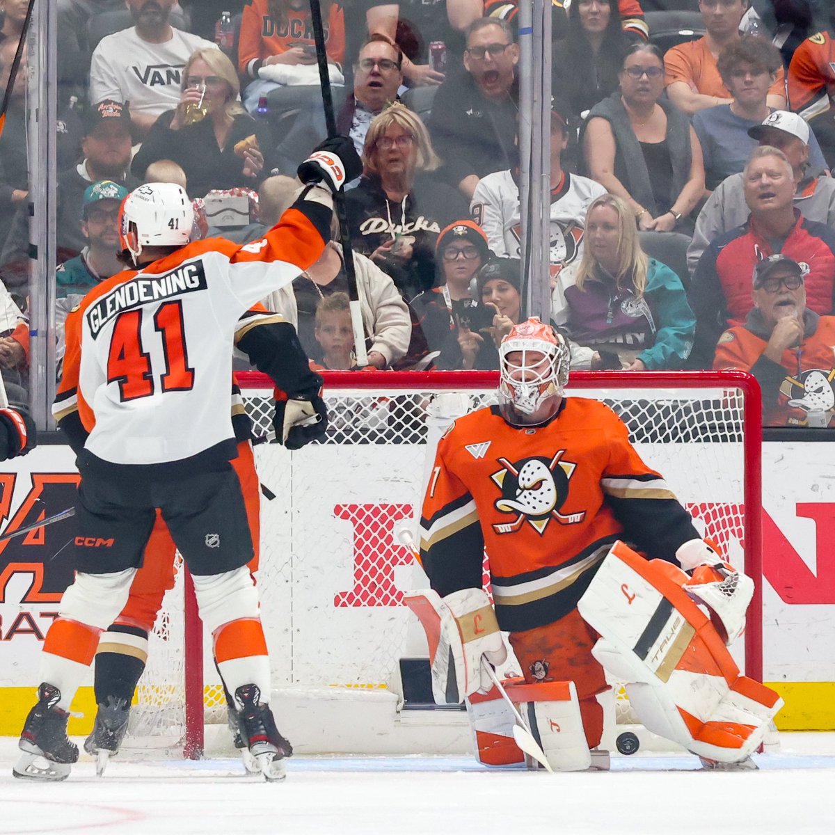 x - Philadelphia Flyers tweet media