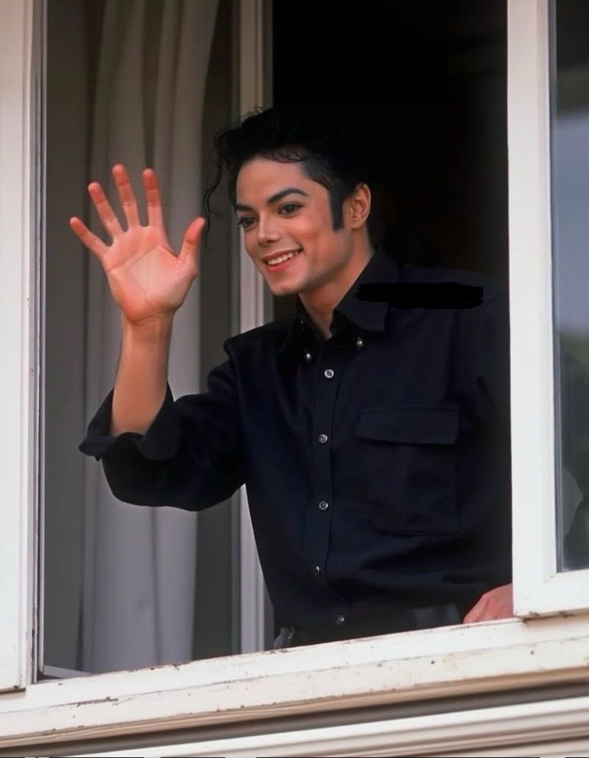 omoiyaakeem's tweet photo. Different expressions of Michael Jackson while smiling https://t.co/YZbxVsTOl4