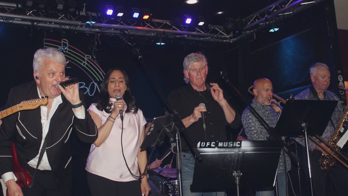 LeftHandStu's tweet photo. Party Central was double-booked on last Thursday, with a Mexican embassy book launch followed by the 20th Century Boys' spring benefit concert at the Rainbow Bistro, featuring guest vocals by Foreign Affairs Minister Anita Anand. #PartyCentral
https://t.co/ZitWqhGGKN https://t.co/xao8dmZmMI