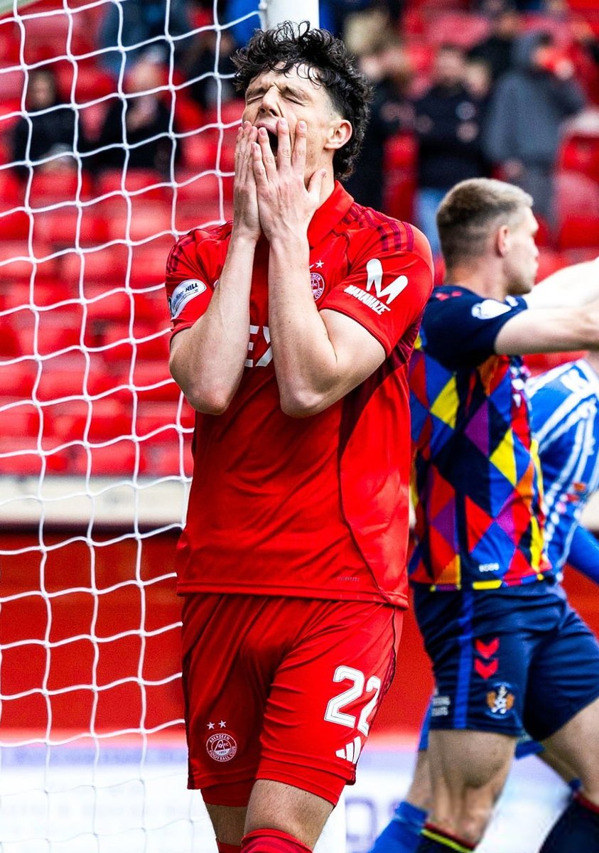 Random Feed tweet media