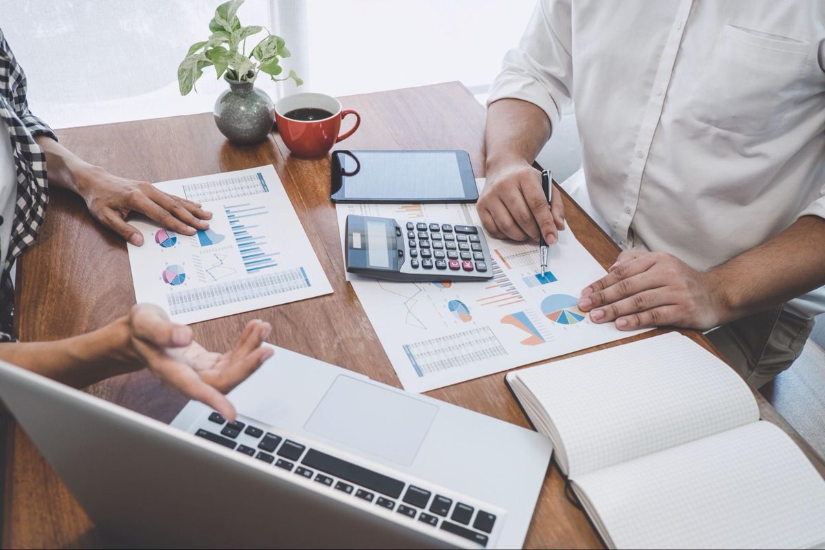 cook_company's tweet image. The best succession plans start long before a sale.

They protect value and reduce risk.

Strong exits require financial planning.

When should you start planning? 

Full article here buff.ly/XxLoUz6  

#SuccessionPlanning #BusinessFinance