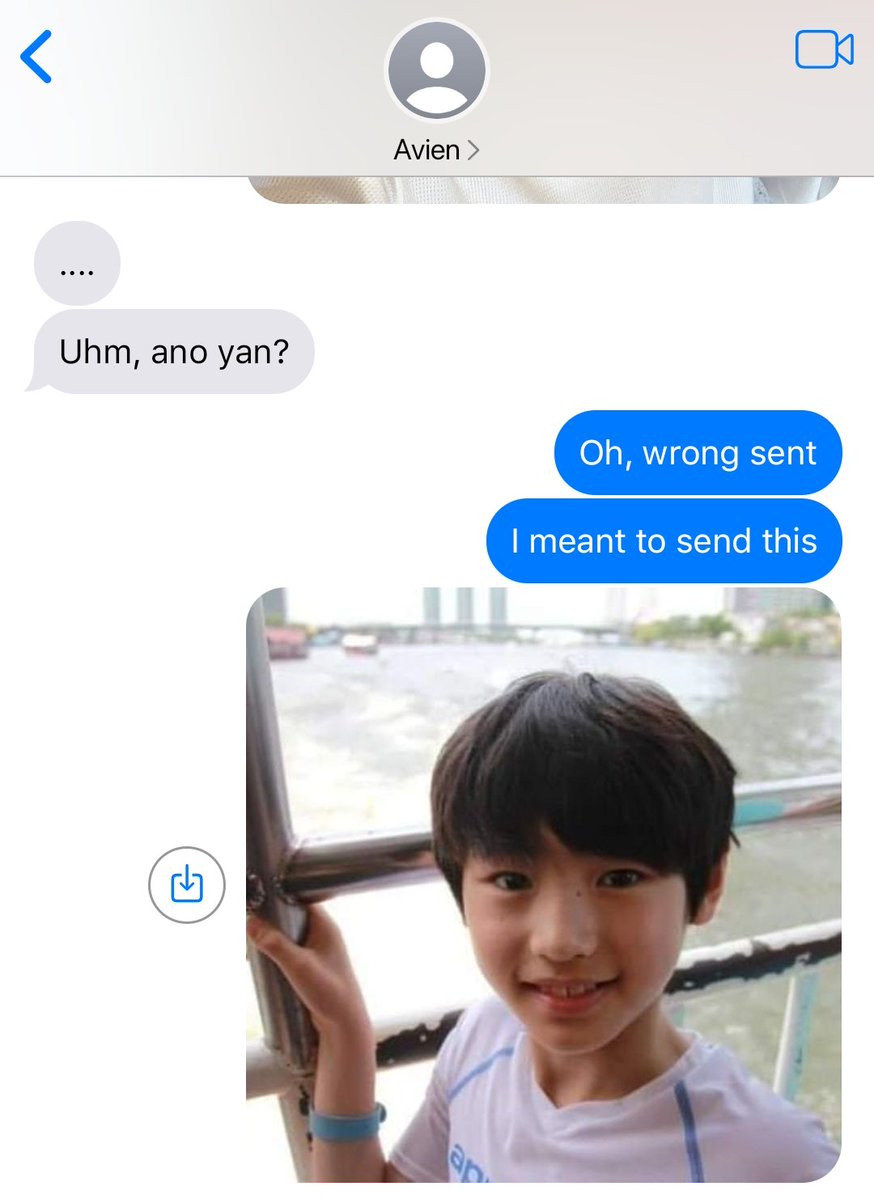 a #sunsun au

         wherein si Seb (sh) ay pumapara-paraan sa teacher ng anak niyang si Avi (sn).