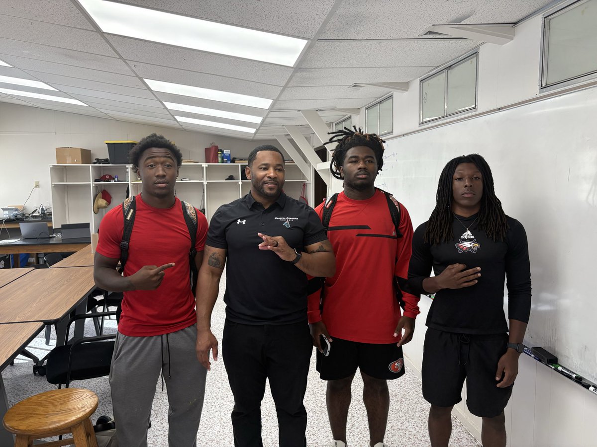 Coach3k's tweet photo. Thank you @Coach_CFRANK for swinging by and talking to our kids! https://t.co/xzeZXMK42E
