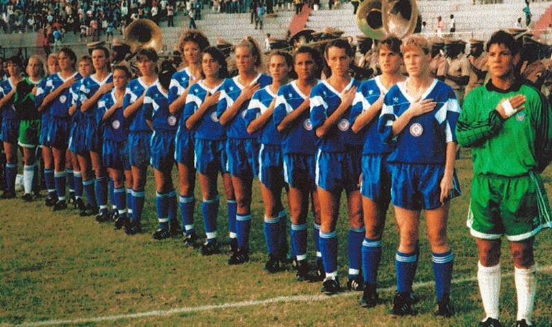 Steve1T's tweet image. #OnThisDay in 1991 – Michelle Akers scored 3 times (hat-trick) for #USWNT as it won the inaugural Concacaf Championship &amp;amp; qualified to ‘91 #FIFAWWC in #China, after defeating #CANWNT, 5:0, in the final, before a crowd of 30,000, at Haiti’s Stade Silvio Cator. (📸s – Tony Quinn)