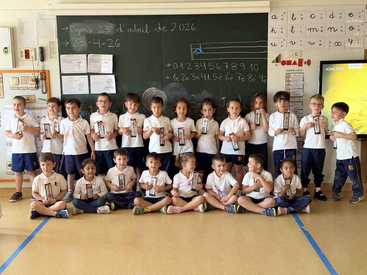 fsfructuos's tweet photo. JOAN XXIII | Amb motiu de la festivitat de Sant Jordi, els alumnes d’I5 del @EscolaJoan23 van elaborar un punt de llibre! 📚🌹 Va ser un dia diferent i ple d’il·lusió, en què van gaudir de tallers i activitats relacionades amb Sant Jordi, com una representació teatral 👑🐉👸
#FSF https://t.co/IrGeS8G289