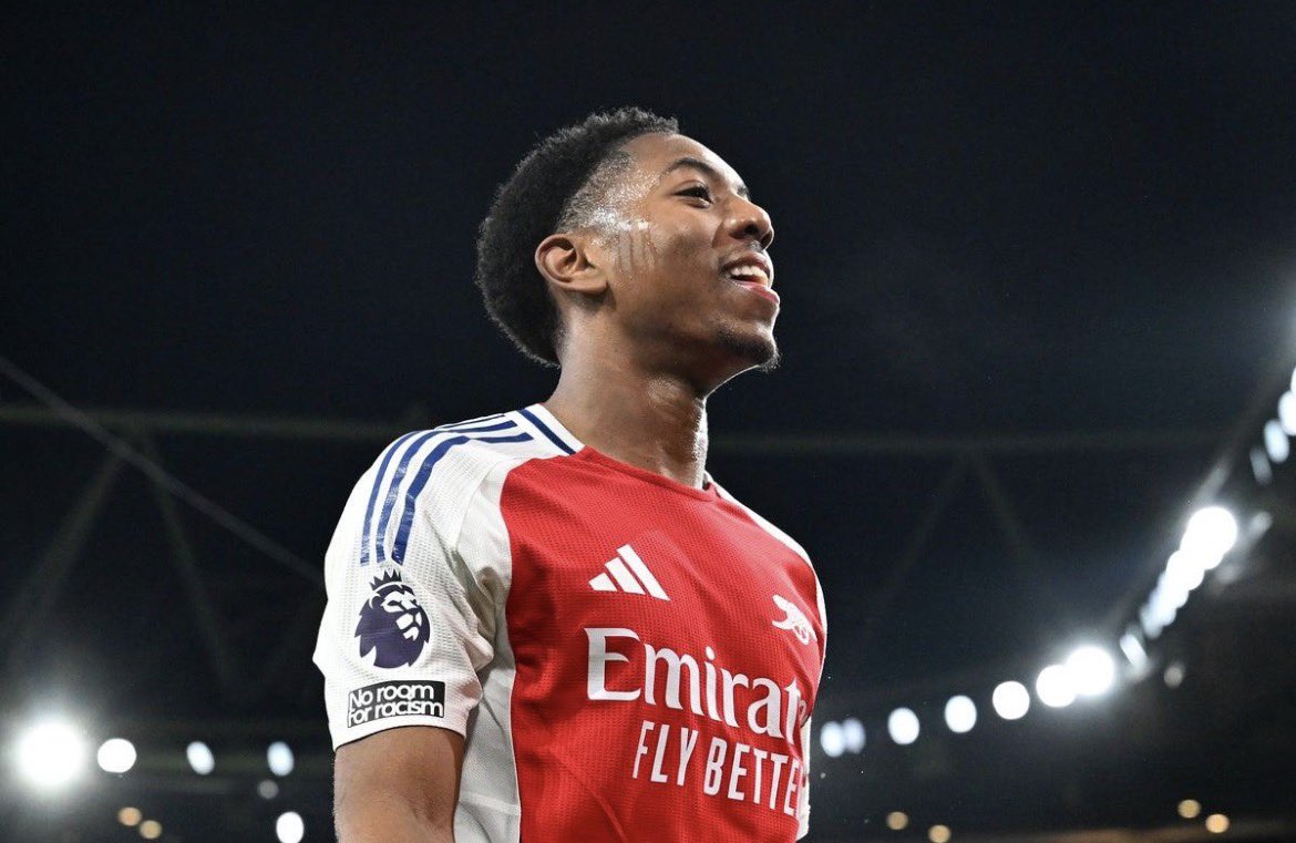 FootballVerseFc's tweet image. 🚨🚨 𝗕𝗥𝗘𝗔𝗞𝗜𝗡𝗚: Tottenham Hotspur are showing strong interest in Myles Lewis-Skelly 👀

The Arsenal FC talent is reportedly valued at €70M 💰

A huge and controversial move if it happens… North London rivals involved 🔥

#Tottenham #Arsenal #LewisSkelly #Transfers