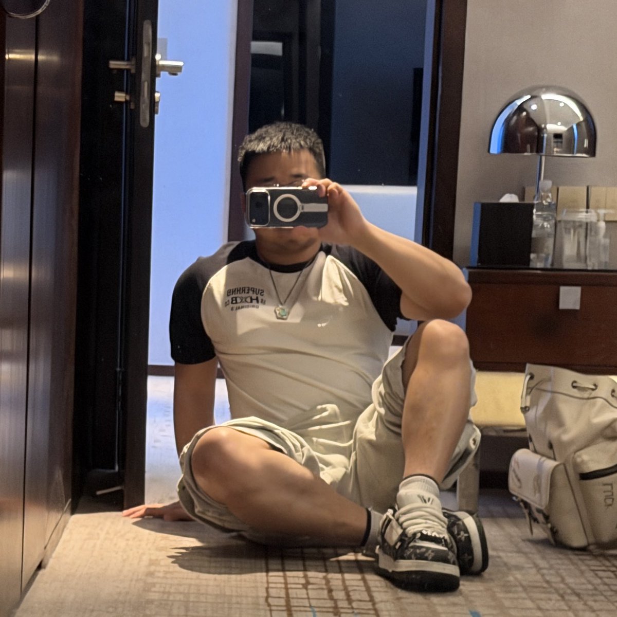 闻人浮凉 tweet media