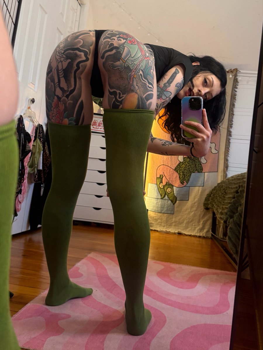 SweeetAries's tweet photo. Wyd back there? https://t.co/TBjZpXymt6