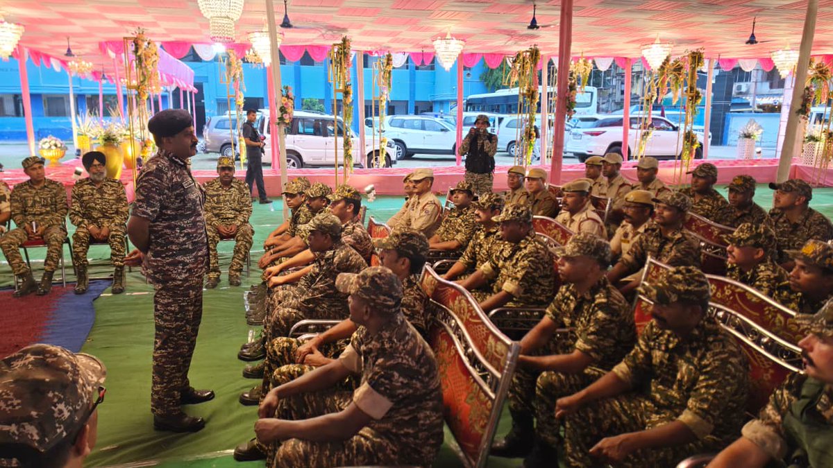 12 hours to go!

​DG #CRPF Shri G. P. Singh, IPS, visited C/36 &amp; D/186 (Adhoc 353) at Garia Barada Prasad High School, Rajpur Sonarpur.

After inspecting facilities, he briefed the troops, emphasizing the strict implementation of <a href="/ECISVEEP/">Election Commission of India</a> guidelines to ensure a peaceful polling