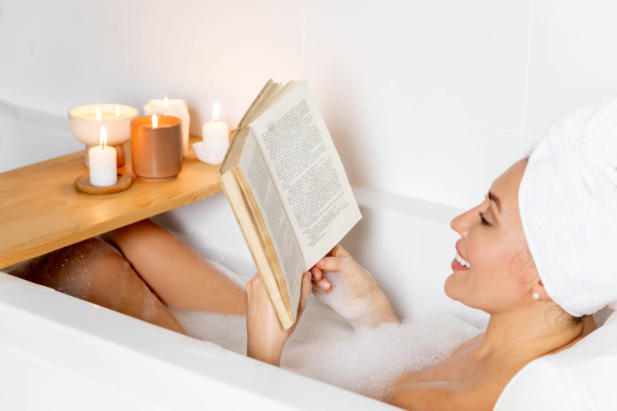 UniteMattress's tweet image. Create a #bedtime #ritual like reading a book, listening to soothing music or soaking in a hot bath. Avoid physically and psychologically stressful activities which can cause the body to secrete the stress #hormone #cortisol, which is associated with increasing #alertness.