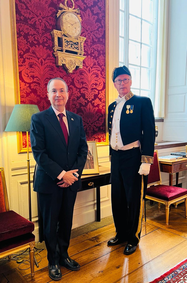 PakinSweden's tweet photo. On the auspicious occasion of the 80th birthday of H.M. King Carl XVI Gustaf, Amb @BilalHayee signed felicitation book at @kungahuset &amp; conveyed greetings &amp; best wishes from the people &amp; leadership of🇵🇰for His Majesty’s health &amp; well-being https://t.co/dQhR4IL776