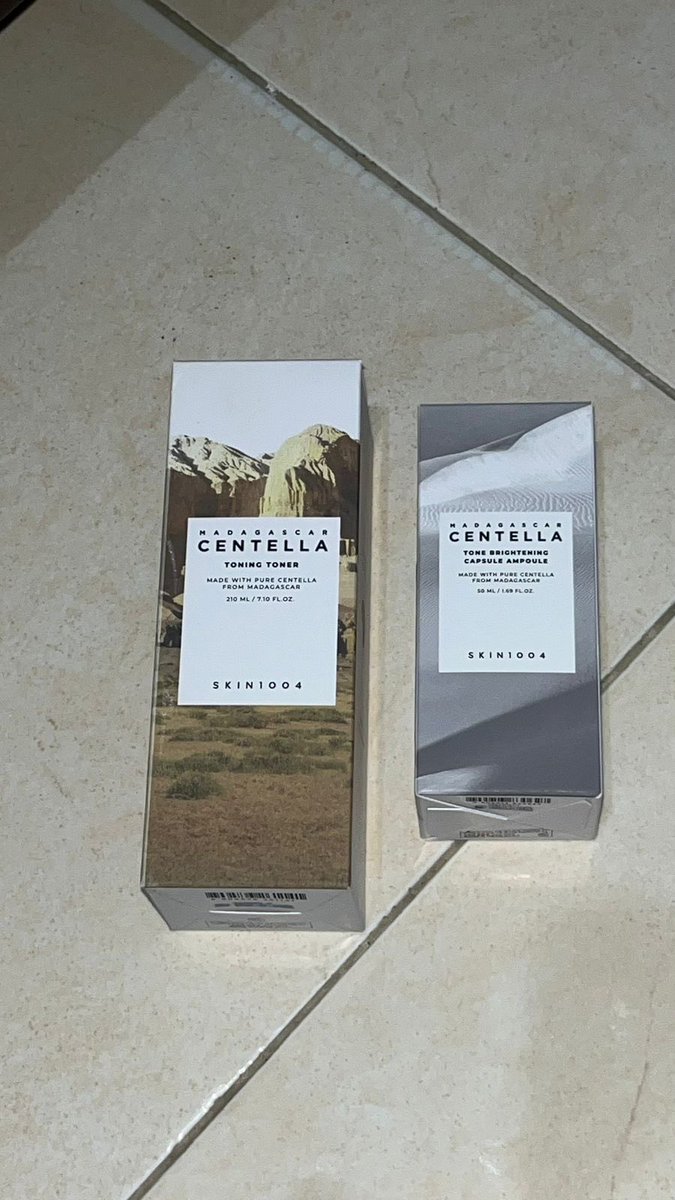 kumowin's tweet photo. wts preloved 

- SKIN1004 Madagascar Centella Toning Toner (210ml)

- SKIN1004 Madagascar Centella Tone Brightening Capsule Ampoule (50ml)

condi: masi baru bgt
take all: 250k (nego tipis)

📍 tembalang, semarang
bisa 🍊 / cod https://t.co/mD54ljy87T