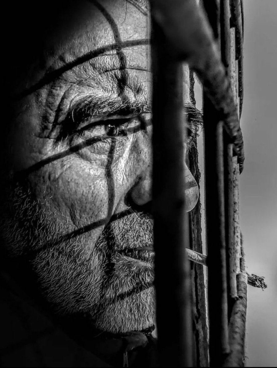 ryan2616's tweet image. #blackandwhite