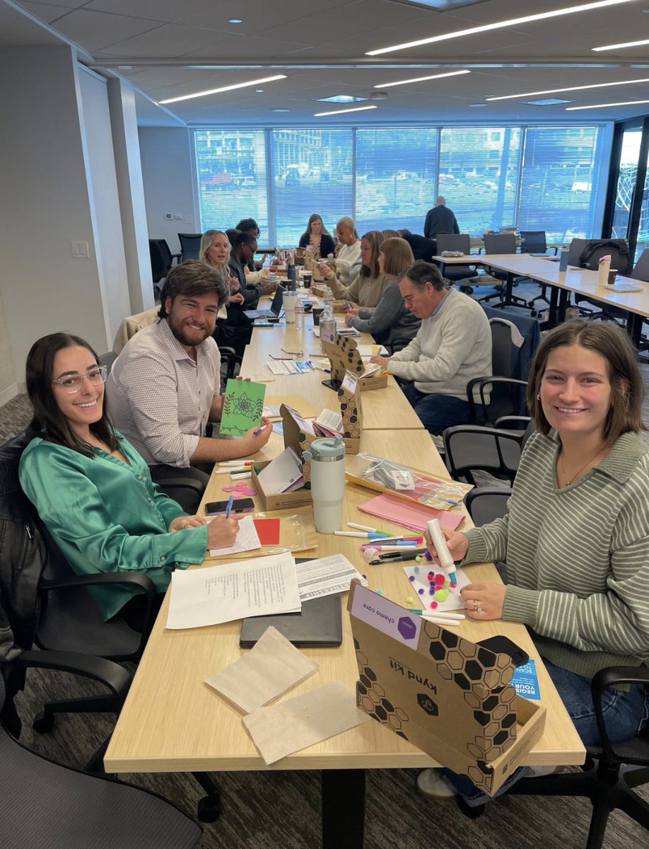 jackiee_ranieri's tweet image. Attended the Annual On-Site Client Service Meeting in Conshohocken earlier this month. Proud that our team assembled Chemo Care Kynd Kits to support people undergoing cancer treatment

#TeamBuilding #CommunitySupport #GivingBack @Marsh_MMA @project_helping projecthelping.org