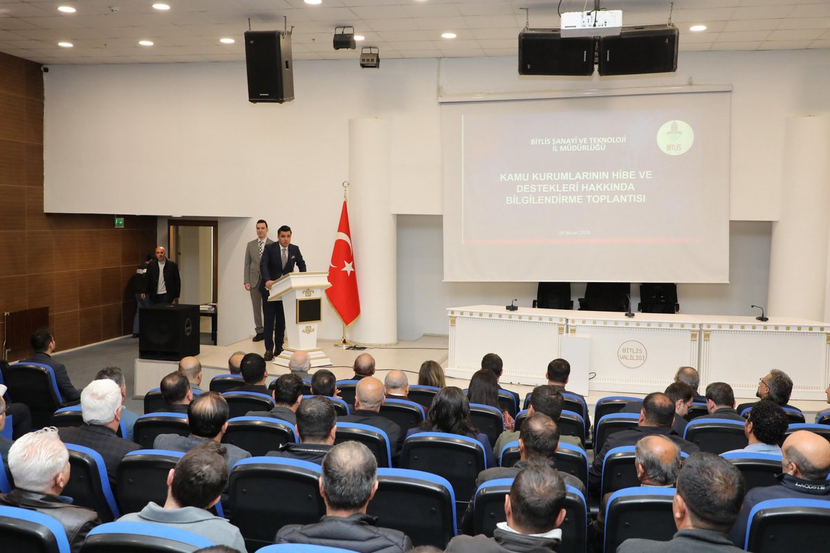 BitlisStm56876's tweet photo. 📢 Kamu Kurumlarının Hibe ve Destekleri Bilgilendirme Toplantısı gerçekleştirildi.
🏛️ Bitlis Valiliği Konferans Salonu’nda düzenlenen toplantıya Sayın Vali Yardımcımız Alay YAZICI, İl Müdürümüz Mehmet ÇELİK ve ilgili kurum müdürleri katıldı.
@BitlisValiligi @ahmetkarakaya37 https://t.co/vlqhTI7l6X