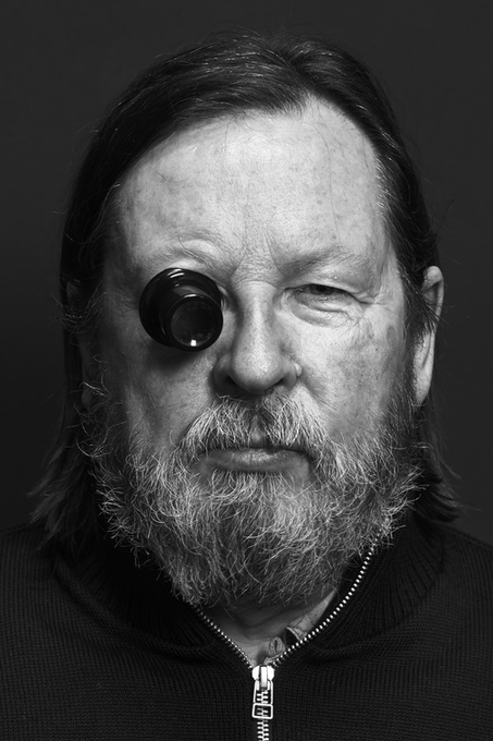 ProfesorJonk's tweet image. "Sé que no puedo estar tres horas con una persona sin decir al menos diez cosas que me matarían".
Lars von Trier.
🎂
No siempre hay que estar de acuerdo con la persona para admirar el arte que produce.
Este es un claro ejemplo.
#LarsVonTrier #cine #director