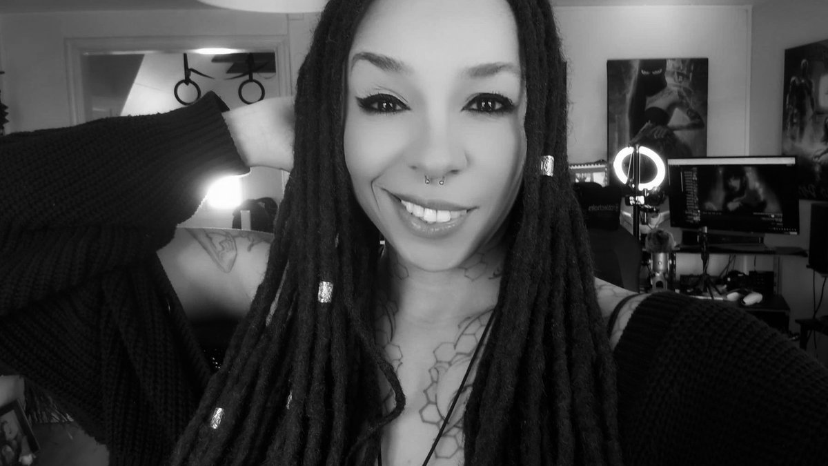Now Live on Kick 💚🔥 

Artin and fartin all damn day!!
Kick.com/RazorRedd