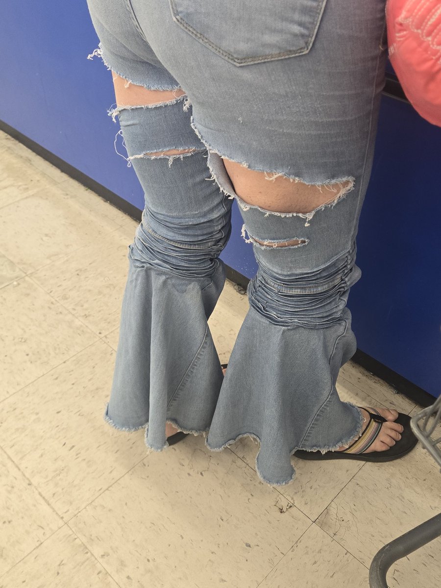tightjeansluv's tweet image. #jeans #creases #tightjeans #wife #rippedjeans #jeansbooty #bellbottoms #slay #destroyedjeans #bohochic #jeansfetish #flarejeans #heels #boots #thickwoman #thicklegs #curvygirl #ruchedjeans #ootd #widelegjeans #fadedjeans 
#curvy #tightpants  #thickthighssavelives #thicc #frayed