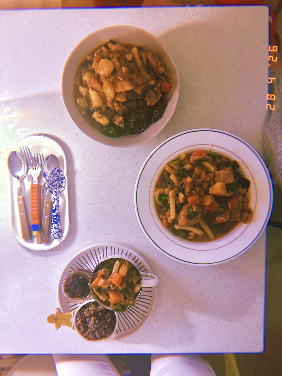 DrewVanilla_'s tweet photo. <닭다리살 1.4kg에 대파, 두릅, 당근, 감자 많이, 당면, 떡볶이 떡> 넣은 <찜닭과 치킨 스튜 그 어디쯤> (난 좋은데 얘넨 국물 많으믄 안 됨`@´) for 늦은 저녁  후 얘네들이 매일 디저트로 먹는 (뒷북) 두쫀쿠. 서로 서프라이즈하려고 1개씩 사 옴.・o・ #April28 #Tuesday https://t.co/PJzD0PlRtj