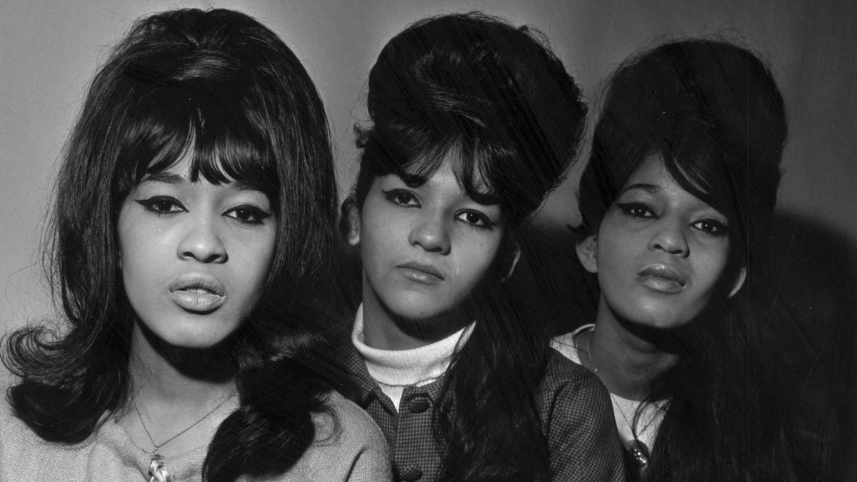 JaneBrownNews's tweet photo. How talented and beautiful were The Ronettes?! The last surviving member, Nedra Talley Ross, has died at 80. When The Ronettes were inducted into @rockhall, the legendary @officialKeef remembered when @RollingStones opened for the trio in England in the mid-1960s and said "They could sing all their way right through a wall of sound. They didn't need anything. They touched my heart right there and then, and they touch it still." @ronettescrave #NedraTalleyRossRIP
https://t.co/G9JmK0Tucy