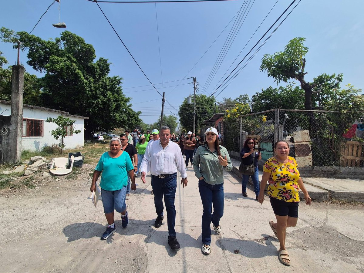 📦💯 Hoy, Ciudad Valles se convierte en el primer municipio en la Huasteca Potosina donde arranca la modalidad "Casa x Casa", del programa Seguridad Alimentaria. 

✅️ Cumpliendo la encomienda de nuestro Gobernador <a href="/RGC_Mx/">Ricardo Gallardo Cardona 🇲🇽</a>
✌🏻💚

#SigamosConstruyendo #CiudadValles