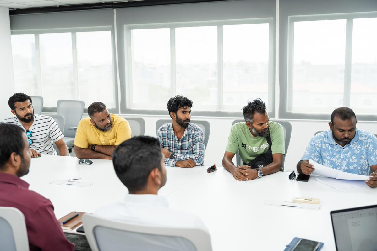 މިނިސްޓަރ މުޙައްމަދު ސަޢީދަށް އެޑްރެސްކުރައްވައި މީސްމީޑިއާގައި ޝާއިޢުކުރެއްވި ސިޓީއާ ގުޅިގެން މިއަދު މިނިސްޓަރ <a href="/em_saeed/">Mohamed Saeed</a>  ވަނީ ޓެކްސީ ނަފާ ލޯން ސްކީމްގެ ދަށުން ލޯނު ލިބިފައިވާ ބައެއް ފަރާތްތަކާއެކު، ކަމާގުޅުހުންހުރި ފަރާތްތައް ހިމެނޭހެން ބައްދަލުކުރައްވާފައި.
މި ބައްދަލުވުމުގައި
