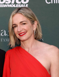 kyndread71's tweet photo. @jimmykimmel Hey, look -- it's Jimmy Kimmel's wife, and she's glowing like someone about to become a widow.  Oh, it's just a joke.... don't be so sensitive.... free speech, AMIRITE? https://t.co/FZAdBz01Hv