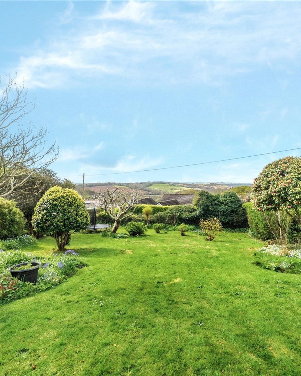 JS_Cornwall's tweet image. New listing
Old Carnon Hill, #CarnonDowns, #Truro, #Cornwall
Guide price £550,000

A beautifully presented detached family home where light, space and remarkable scenery come together effortlessly.

jackson-stops.co.uk/properties/216…

#carnondownsproperty #truroproperty #cornwallproperty