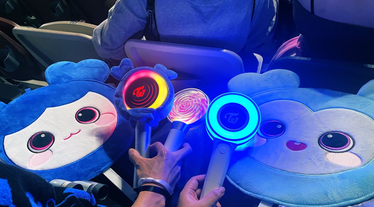 rinrin_apple12's tweet photo. 最近は久しぶりにライブに行けて完全燃焼したよ、楽しかったなあ💭
なぜかライブに一緒に行った非フェチの子にくすぐり弱いんだね〜って言われてくすぐられたけど弱くないもん！ https://t.co/2GY3RdZjuO