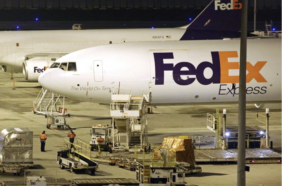 Gate7aviation's tweet image. FedEx Express remet en service ses McDonnell Douglas MD-11F en mai.
Les avions devraient reprendre leurs opérations dès le mois de mai. Ces avions-cargos trimoteurs avaient été immobilisés par les autorités suite à l'accident d'#UPS à Louisville. #FedEx Express possède au total