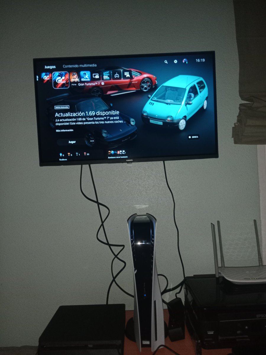 Ruuiizz__'s tweet photo. Jubilamos a la PS4!!que ya hacía falta...y damos un saltito más.

Sin palabras respecto a mí equipo @AVALON_MSPORT  que me la han hecho llegar y gracias a ellos intentaré dar otro salto de calidad, impresionante el amor y cariño y lo que me ayudaron desde el día 1
 
Sigamos..💚🫡 https://t.co/c2Q4FuPzmb