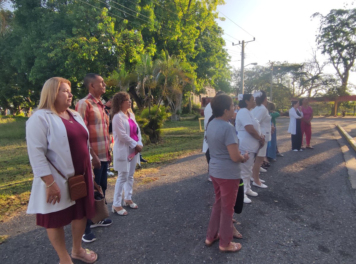 perez_torriente's tweet photo. Este desfile será una oportunidad para reafirmar nuestro compromiso con la unidad, la solidaridad, la defensa de la paz y nuestra soberanía. Así lo expresaron los trabajadores de la DGS de Cienfuegos. 🇨🇺🇨🇺🇨🇺 https://t.co/GYvzZaQ9pJ