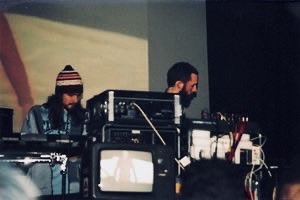 E6jLy's tweet photo. 13年振りとなる待望のニューアルバム『Inferno』のリリースを記念して、Boards Of Canada(ボーズ・オブ・カナダ)の楽曲から珠玉の25曲を厳選したプレイリストを作成いたしました、しかしBOCともなれば皆様愛着があるかと思いますので是非自身の推薦曲を広めてください。
https://t.co/Wybs8e9P7S https://t.co/AIcydkHGca