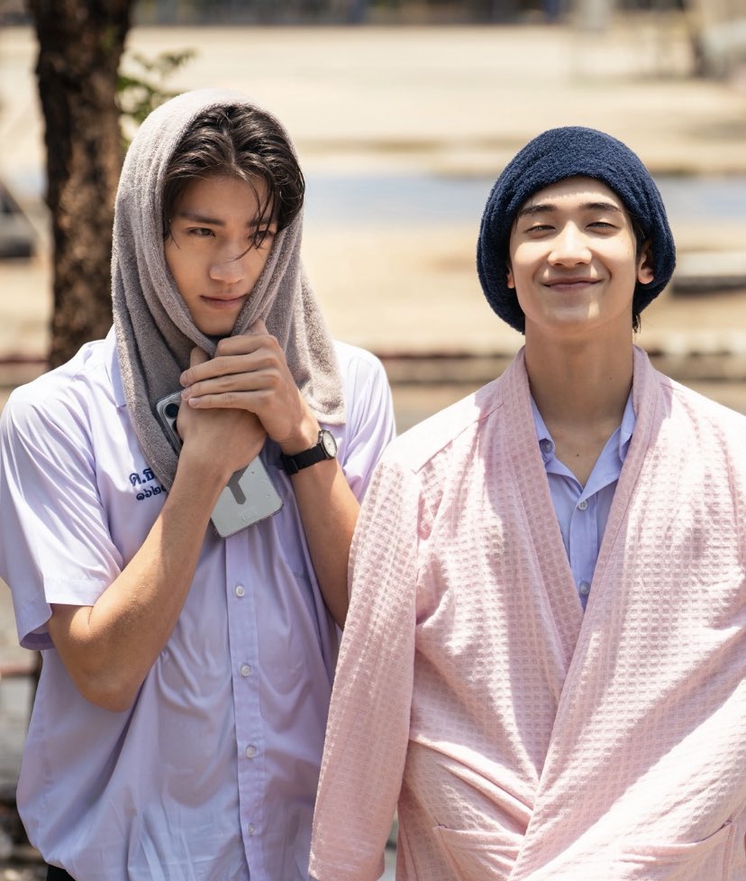 ppassawishh's tweet photo. น้องบ๊อกเเบ๊กกับพี่โก๋คนป่าปะเนี่ยยย
#AlmondProgress
#WhenOrangesFallQ19 https://t.co/pGBJOAZIRm