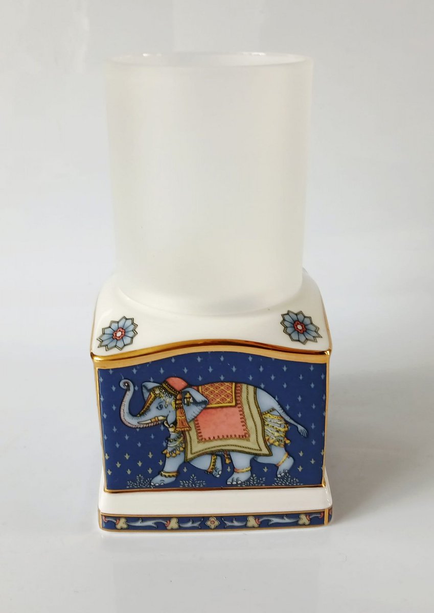 nivagcollects's tweet image. Wedgwood Blue #Elephant
Hurricane Candlelight Holder - Boxed
perfect #giftidea 
nivagcollectables.co.uk/p/9146