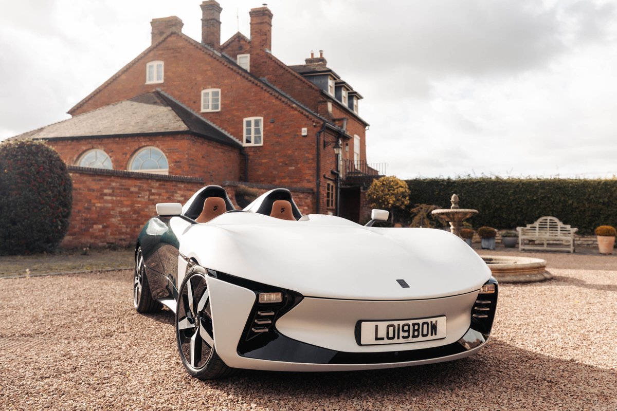 luxurylifestyle's tweet image. Longbow: first OEM delivers Aesthetic Dynamic demonstrator in 6 months, proving “Speed of Lightness luxurylifestyle.com/headlines/long… #sportscar #hypercar #exoticcar #luxurycar