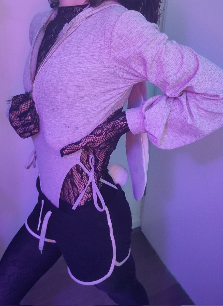 FishnetFem's tweet photo. Mmmh maybe u wanna see more ? ;3 https://t.co/VjogB82Rk7