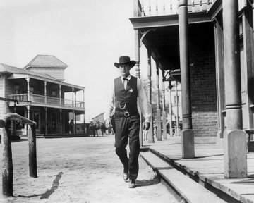 ProfesorJonk's tweet image. "Las tres cosas más importantes de una película son el guión, el guión y el guión".
Fred Zinnemann.
Y un director como la copa de un pino como Mr. Zinnemann.
#Efemeride #FredZinnemann #director #cine