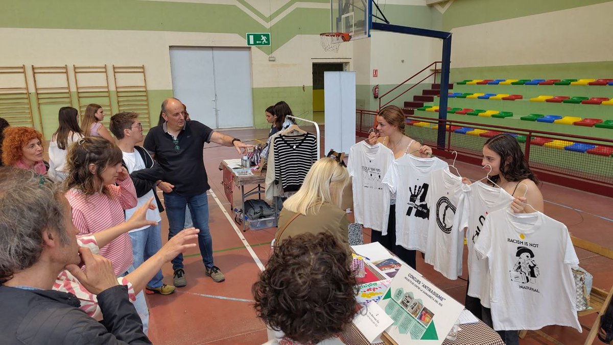 cesirecat's tweet photo. 🌿Avui arrenquen les fires FAIG a la Catalunya Central, a Solsona. 🎉 L’alumnat ha estat el protagonista durant tota la jordana compartint projectes i aprenentatges en un entorn col·laboratiu. El maker, la revisió i la mirada crítica han estat presents durant tota la jornada. https://t.co/uFtFPhmvgo