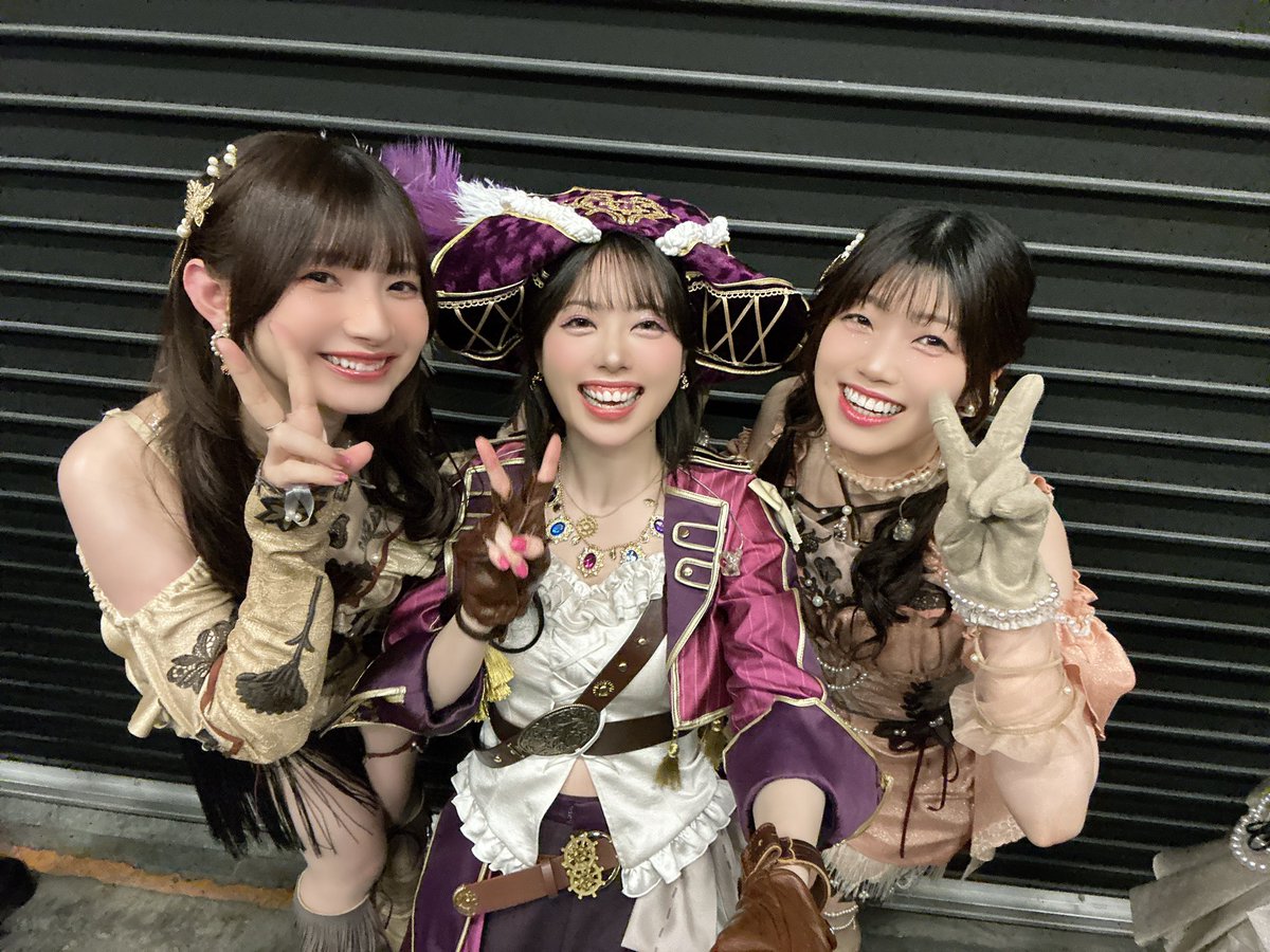 #シャニマス8th 思い出🐰🌈番外編

攻撃する海賊帽🏴‍☠️

写真撮る時に横幅が必要です。笑

#シャニマス8th_day1
#シャニマス8th_day2
