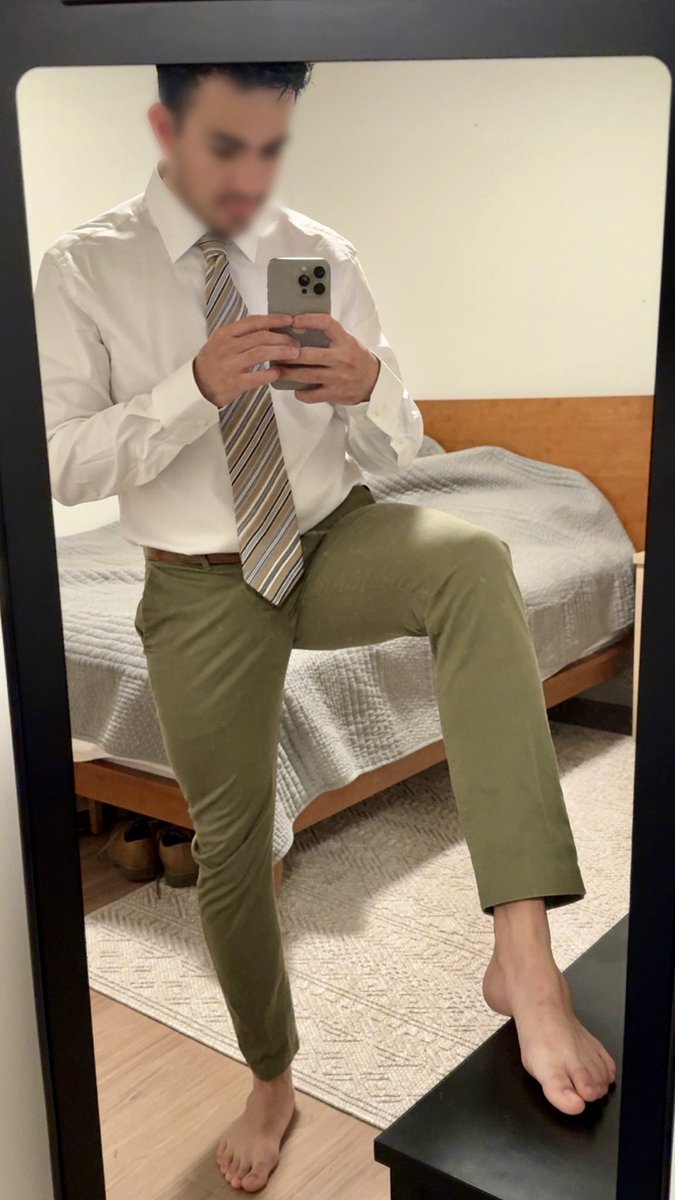 Big Bro Feet tweet media