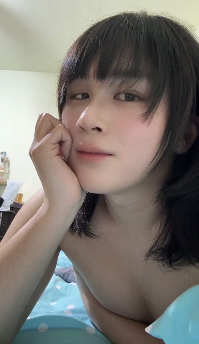stefany63632's tweet photo. 好���潛水太久�� 上來換氣一下🫧
大素顏是可以的吧 可以吧😳
只能說可以🙃

#偽娘 #男娘 https://t.co/tn6x7ZDYFe